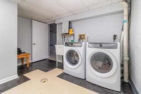 Skyline Views-Downtown House in Cincinnati