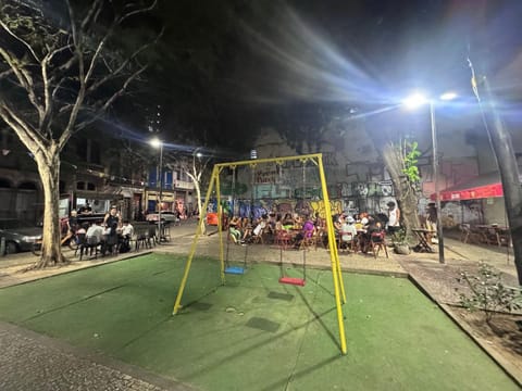 Apartamento a Passos do Metrô da Glória! Silêncio e Portaria 24h Apartment in Santa Teresa