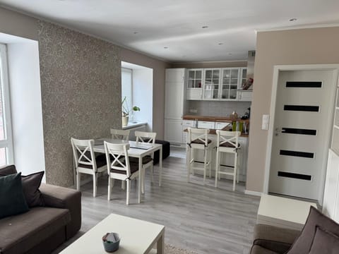 Living room, Dining area, kitchen