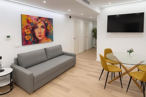 Communal lounge/ TV room, TV and multimedia, Living room, Seating area