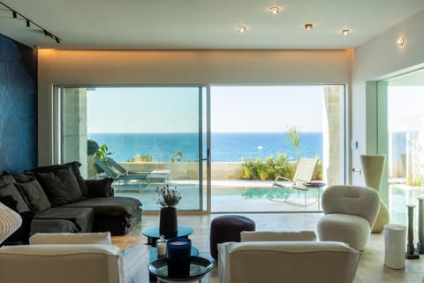 Living room, Swimming pool