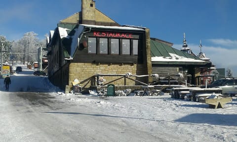 Facade/entrance, Winter