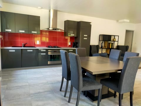 Kitchen or kitchenette, dishwasher, oven, stove, kitchen