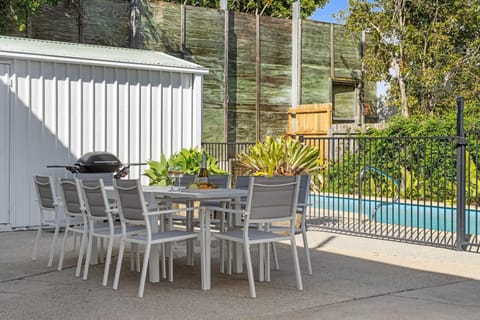 Patio, Balcony/Terrace, Balcony/Terrace, Dining area, Pool view, Swimming pool