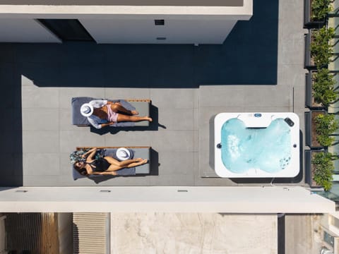 Hot Tub, View (from property/room), Balcony/Terrace