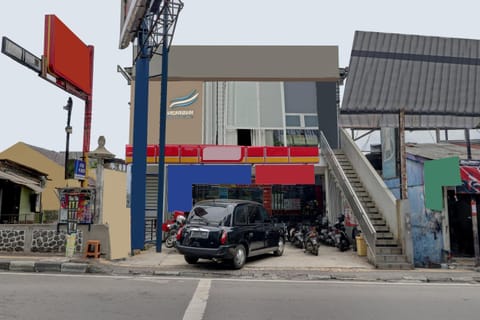 Facade/entrance