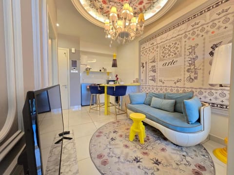 TV and multimedia, Living room, Seating area, Dining area
