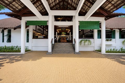 Facade/entrance