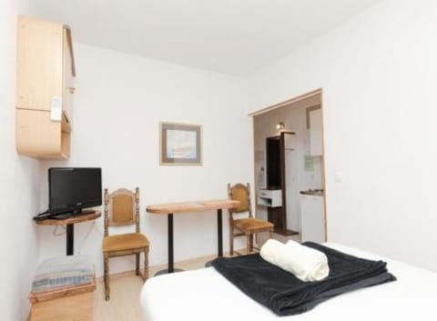 Apartmani Banić Apartman Studio 3 Bed and Breakfast in Split-Dalmatia County