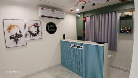 Lobby or reception, Text overlay, air conditioner