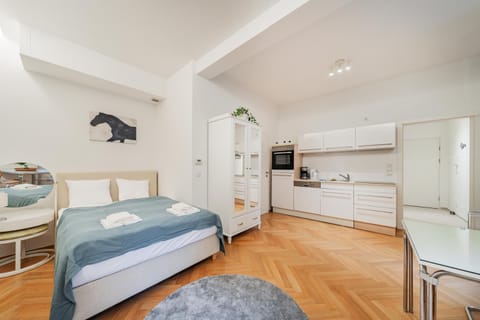 Bed, Kitchen or kitchenette, Photo of the whole room, Bedroom