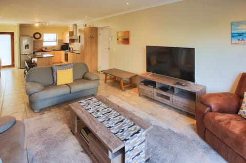 TV and multimedia, Seating area, kitchen