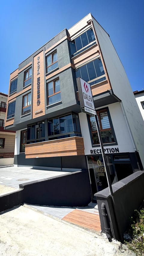 Property building, Day