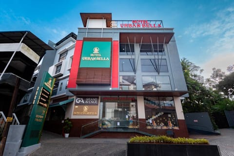 Property building, Facade/entrance, Day