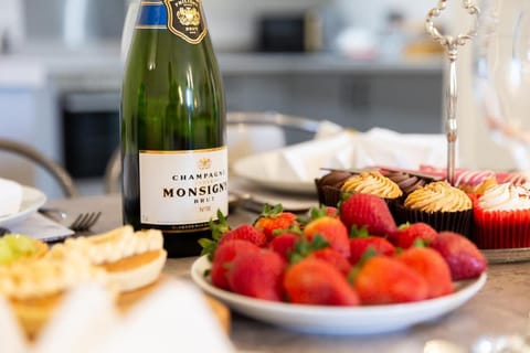 #57 Central Taunton 2BR APT Apartment in Taunton