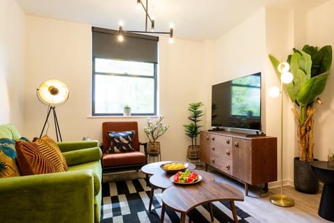 #57 Central Taunton 2BR APT Apartment in Taunton