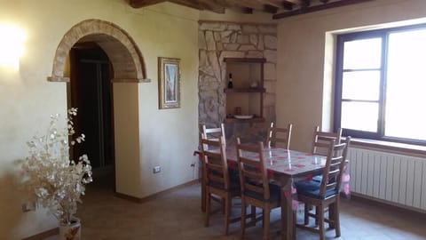 Una finestra sul silenzio Trilocale Apartment in Tuscany