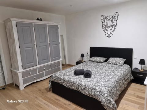Bed, Bedroom, wardrobe