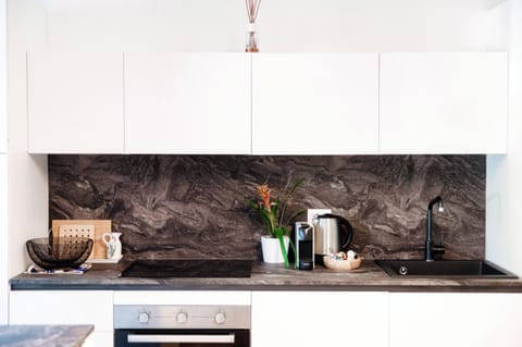 Coffee/tea facilities, Kitchen or kitchenette