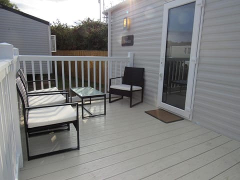 Caravan at Family Park WiFi, Parking Campground/ 
RV Resort in Dawlish