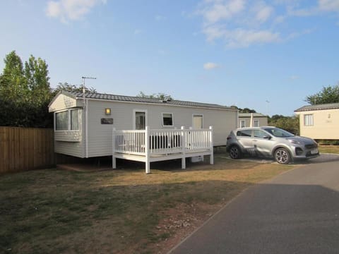 Caravan at Family Park WiFi, Parking Campground/ 
RV Resort in Dawlish