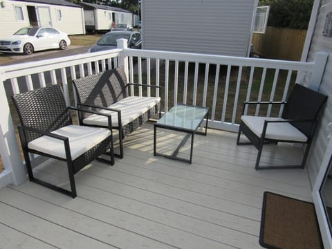 Caravan at Family Park WiFi, Parking Campground/ 
RV Resort in Dawlish