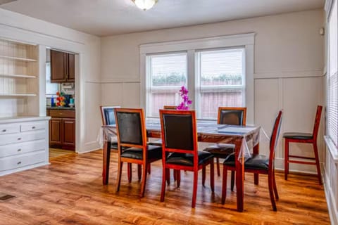 2BR Family Getaway with Yard Kitchen and Parking House in Lodi