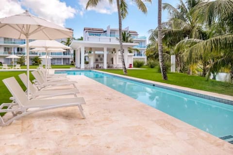 Pool view, Swimming pool, Swimming pool, sunbed
