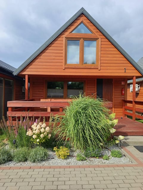 Property building, Day, Garden, Garden view
