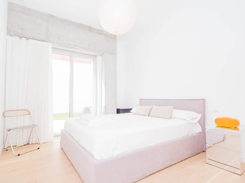 Pi y Margall Suite con Parking gratis by YBH Apartment in Vigo