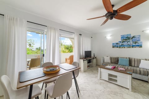 TV and multimedia, Living room, Dining area