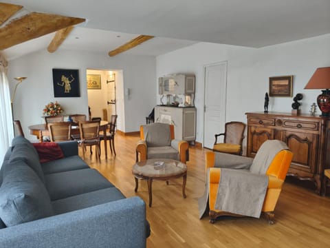 Living room, air conditioner