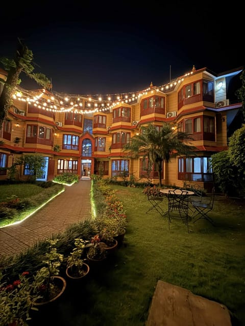 Property building, Spring, Night, Garden, Garden view