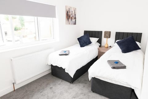 Argyle House Stunning 2 Bed Town Centre Home from Home with Private Parking House in Tamworth