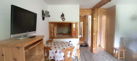 Studio divisible Montchavin draps serviettes torchons non fournis Ménage à faire Apartment in Landry