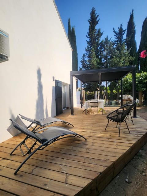 Patio, sunbed