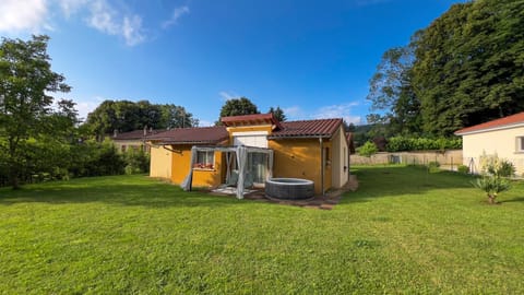 Property building, Garden, Hot Tub, Balcony/Terrace, Hiking, Garden view