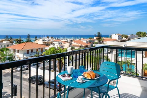 Day, Natural landscape, View (from property/room), Balcony/Terrace, Food and drinks, Food, Sea view, Breakfast