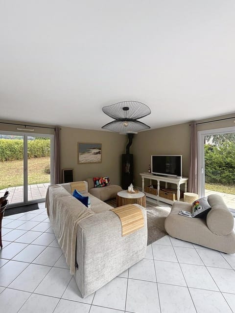 Communal lounge/ TV room, TV and multimedia