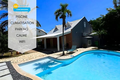 Property building, Pool view, Swimming pool, sunbed