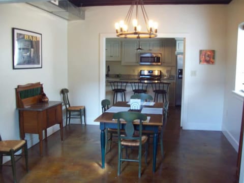 Large Unique Ground Floor Loft with Parking #2 Apartment in Macon