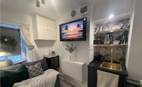 Przytulny pokój z łazienką w centrum Gdyni & Free Parking Apartment in Pomeranian Voivodeship