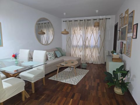 Living room, Lobby or reception