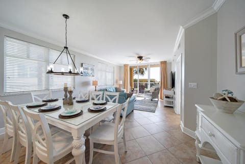 Azure 101 - Luxury Ground Floor Beachfront Apartment in Okaloosa Island
