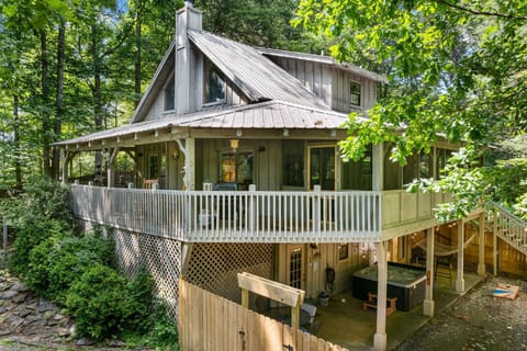 The Woodstock by American Patriot Getaways House in Sevier County