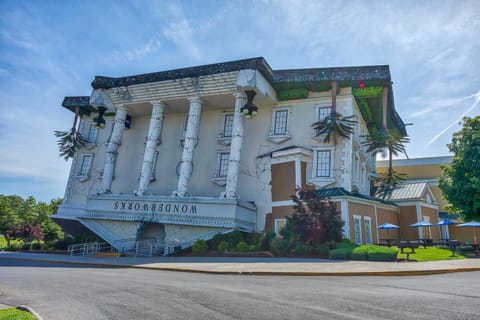 Time Out by American Patriot Getaways House in Pigeon Forge