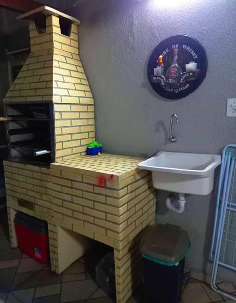 4 Quartos, com Piscina, Churrasqueira e garagem House in Duque de Caxias