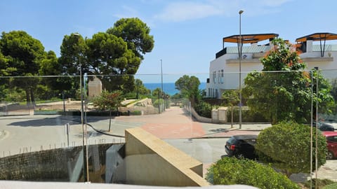 Neighbourhood, Street view