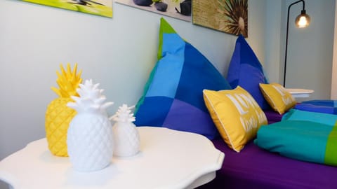 Bed, Photo of the whole room, Decorative detail, Bedroom