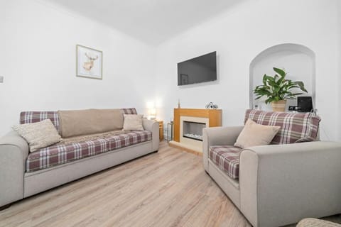 Couples or Golfers Near to Beach Apartment in Troon